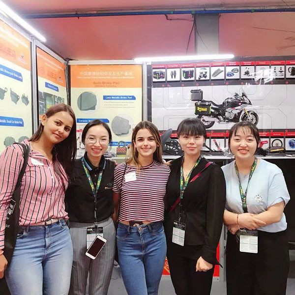 Group photo of motorbike trunk at the exhibition002