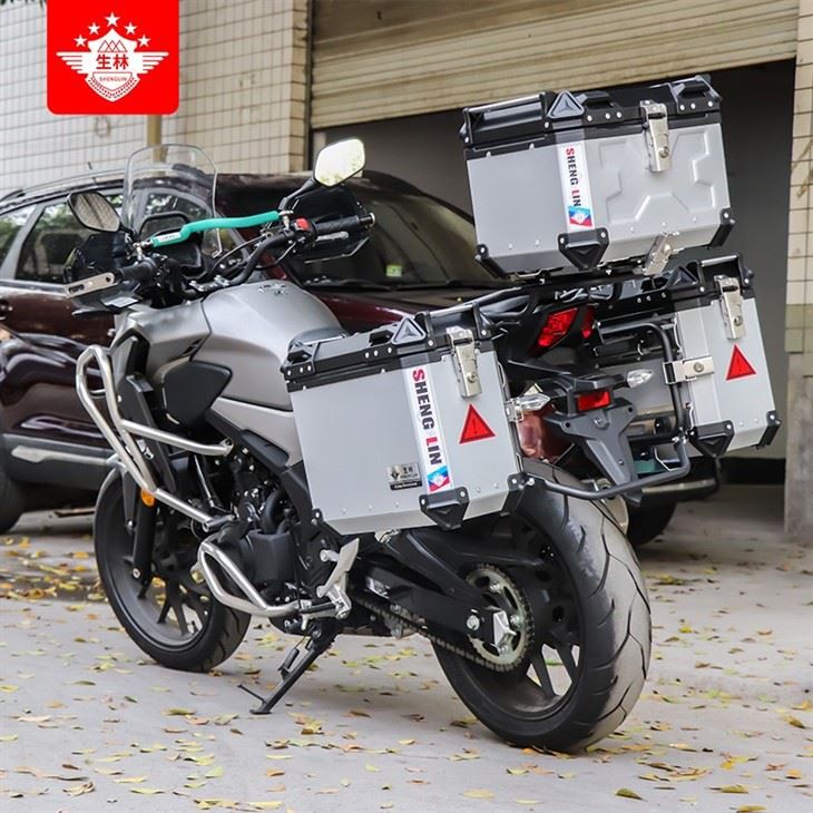 Motorcycle tour pack trunk display